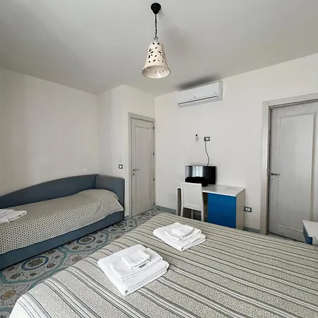 Borgo Nocleg ze śniadaniem 4*