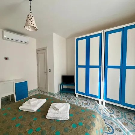 Borgo Nocleg ze śniadaniem 4*
